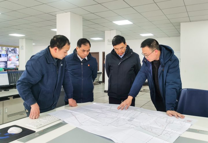 集团党委副书记、副董事长、总经理高建嵩到镇雄煤业检查安全生产工作