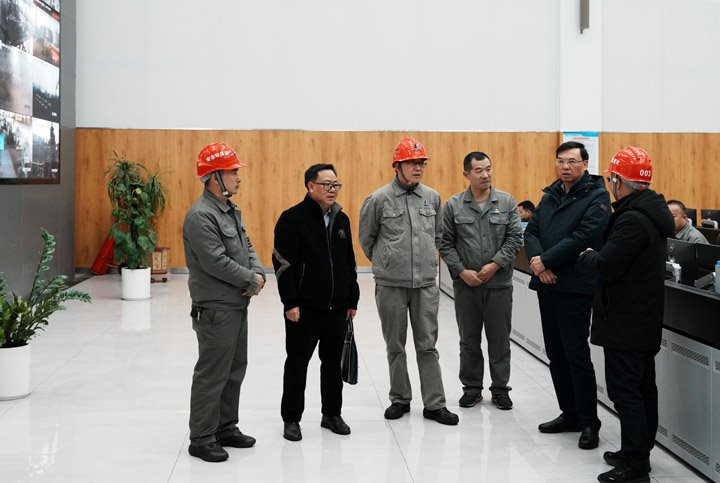 春节期间 云煤集团领导走访慰问坚守一线职工